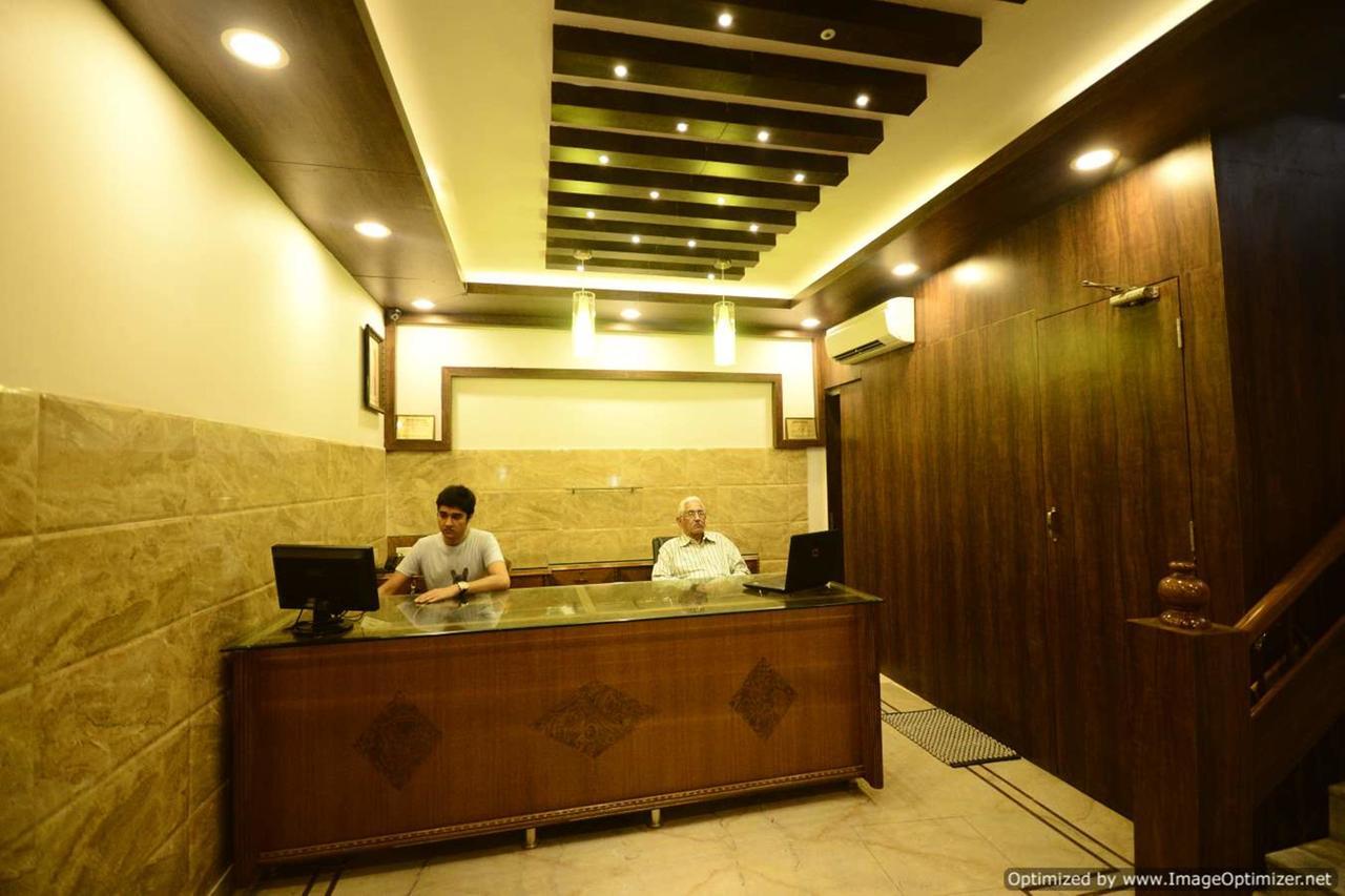 Hotel Mehra Inn Амритсар Екстериор снимка