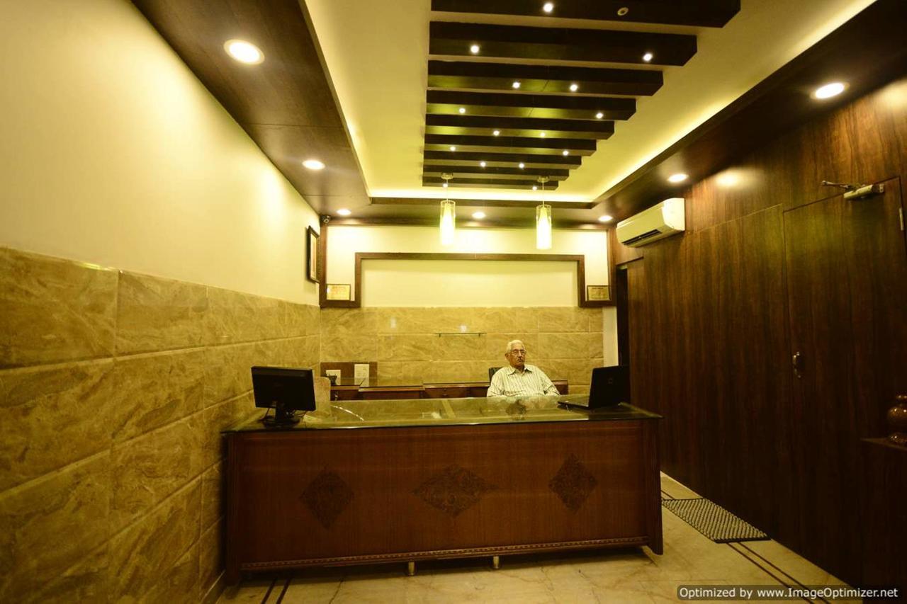 Hotel Mehra Inn Амритсар Екстериор снимка